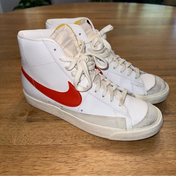 Nike Blazer Mid \'77‎ Shoes Mens Sz 8 (women’s 9.5) White Orange White BQ6806-110